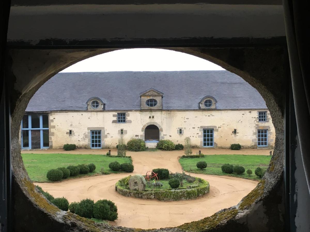 Chateau De La Chasse-Guerre Bed & Breakfast Hardanges Exterior photo